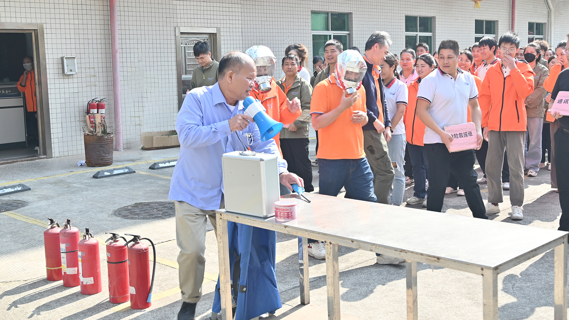 以練筑防，安全同行！卡立方集團(tuán)RFID智能卡定制工廠開(kāi)展消防演練