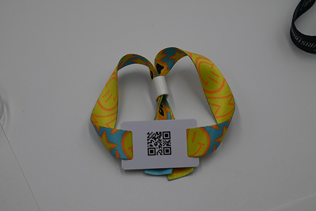 RFID鑰匙扣卡硅膠腕帶卡！