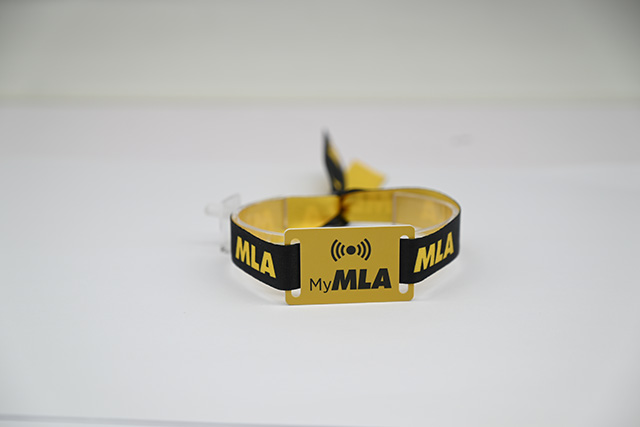 會議證在定制中需要包含哪些重要信息？